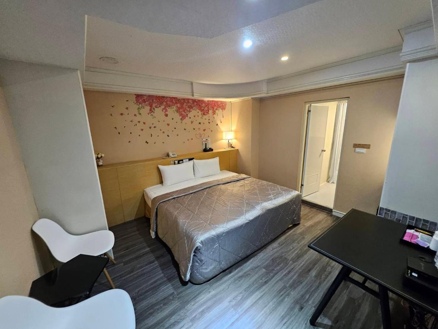 Joy Garden Hotel Kaohsiung Luaran gambar